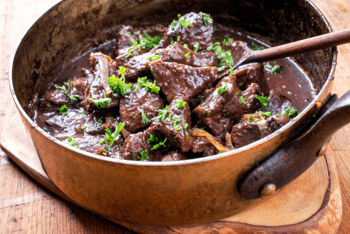 Recept na kuřecí játra s lahodnou omáčkou z červeného vína